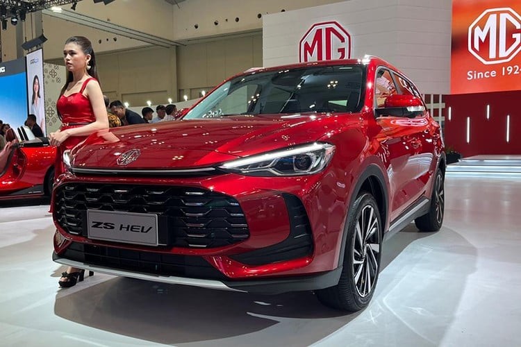 Cận cảnh MG ZS 2025, lột xác thiết kế, lần đầu có bản hybrid