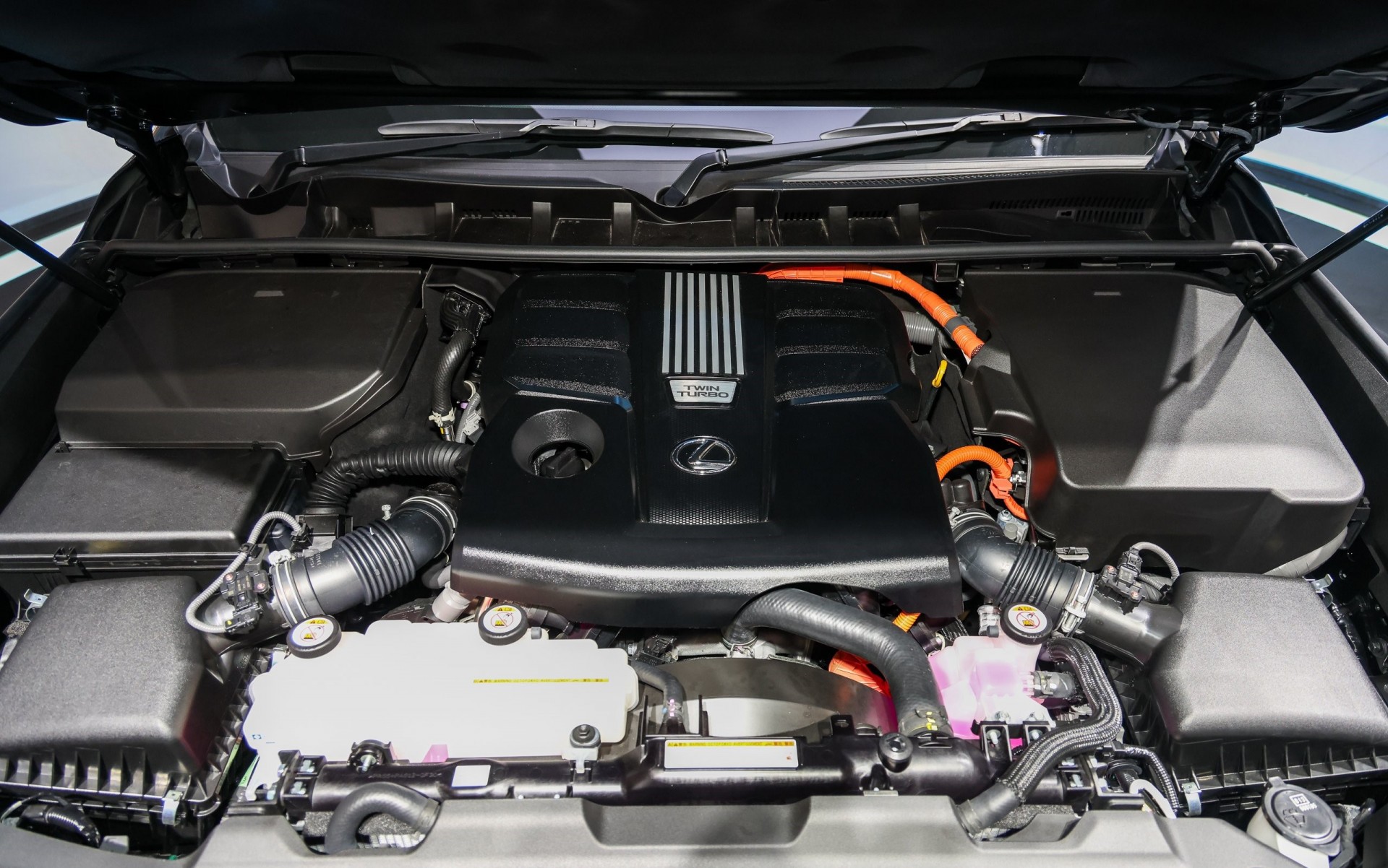 Lexus LX 700h ra mắt, SUV hạng sang giá gần 240.000 USD Lexus LX 700h ra mắt, SUV hạng sang giá gần 240.000 USD