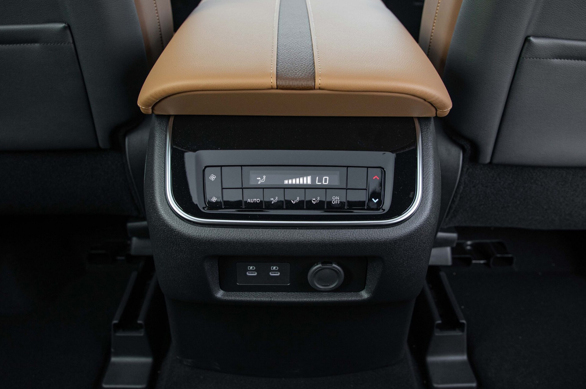 Nissan Patrol 2025 xuất hiện tại Đông Nam Á, chờ ngày về Việt Nam Nissan Patrol 2025 xuất hiện tại Đông Nam Á, chờ ngày về Việt Nam