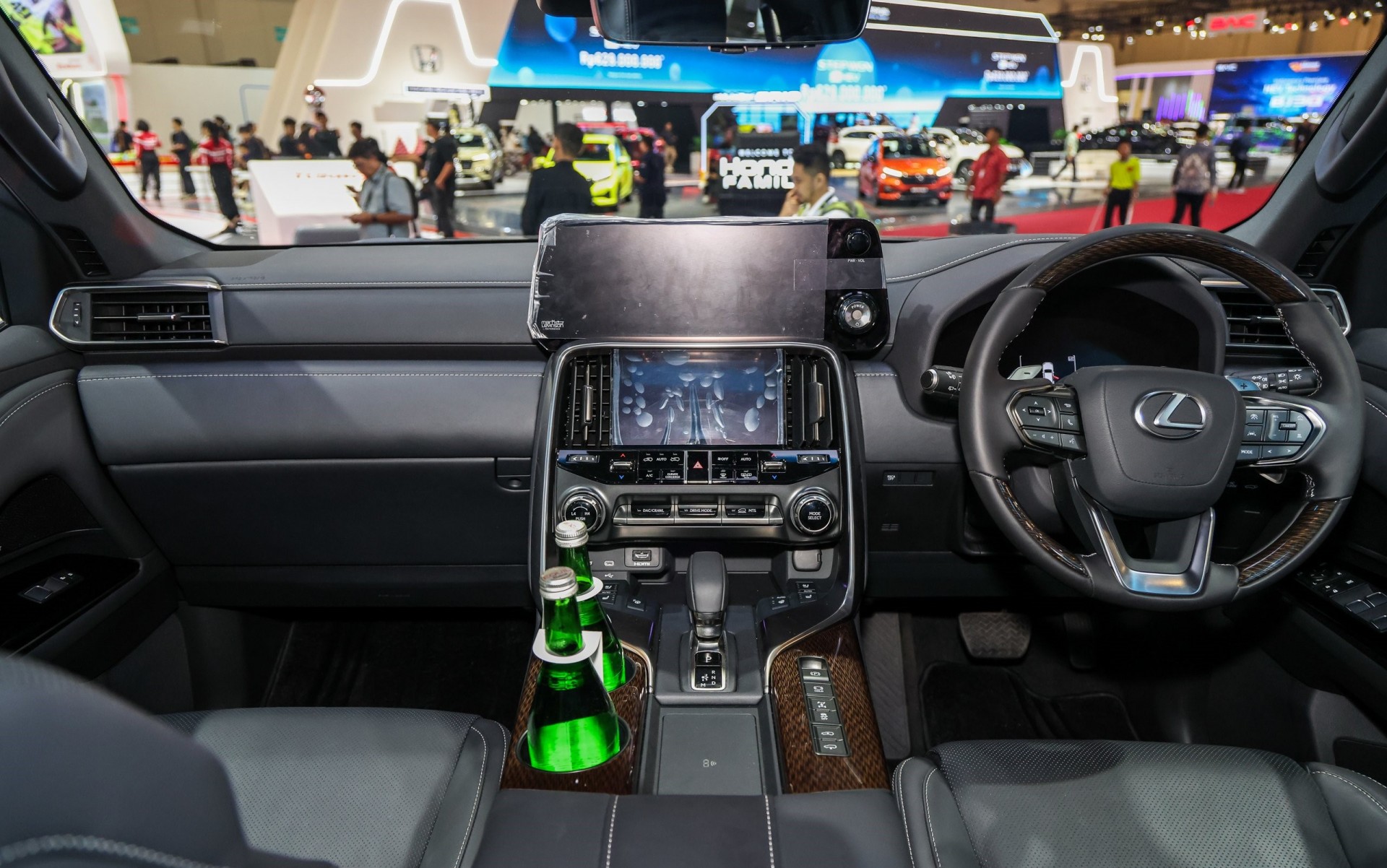 Lexus LX 700h ra mắt ,SUV hạng sang hybrid giá gần 240.000 USD