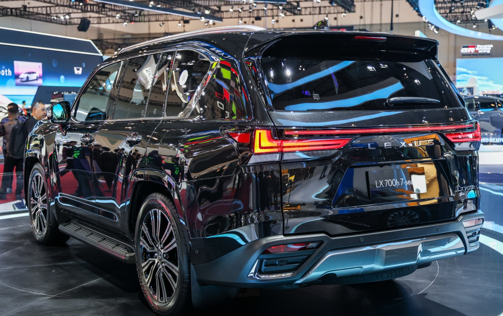 Lexus LX 700h ra mắt ,SUV hạng sang hybrid giá gần 240.000 USD