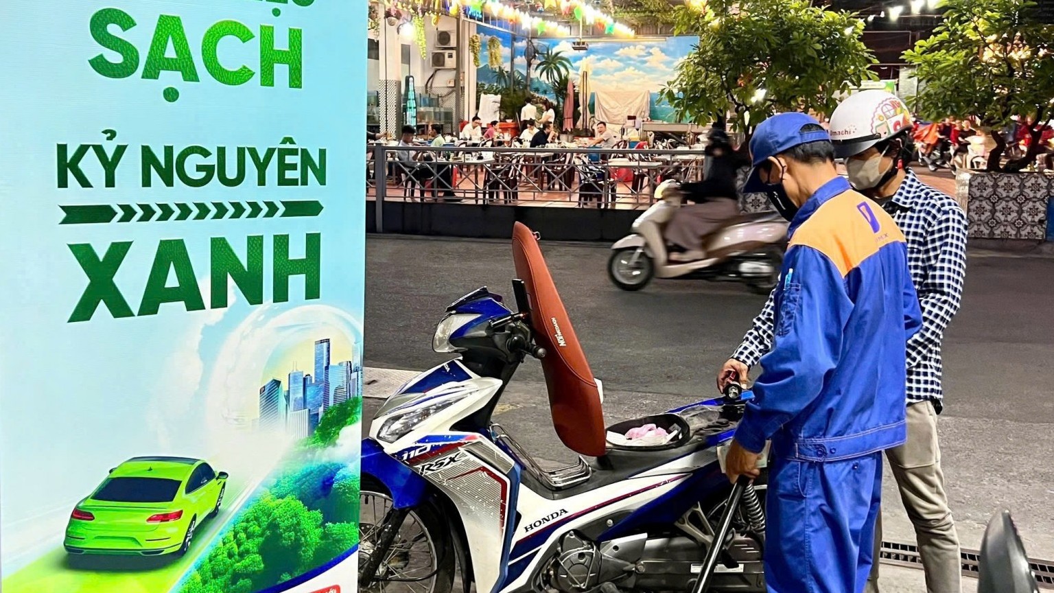 Sẽ xóa sổ xăng khoáng RON 95?