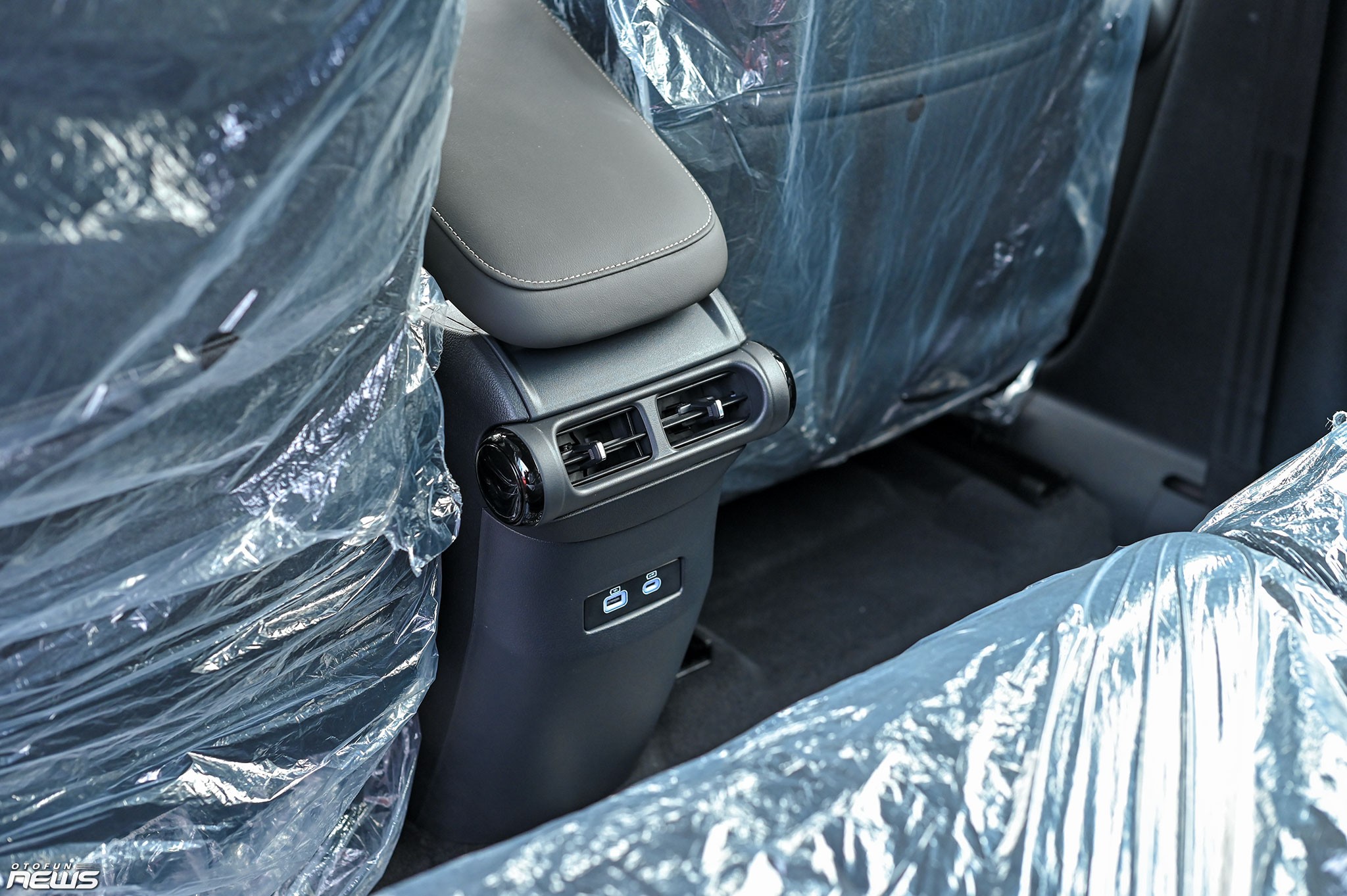 20 xe VinFast Limo Green đầu tiên đến tay khách hàng Việt