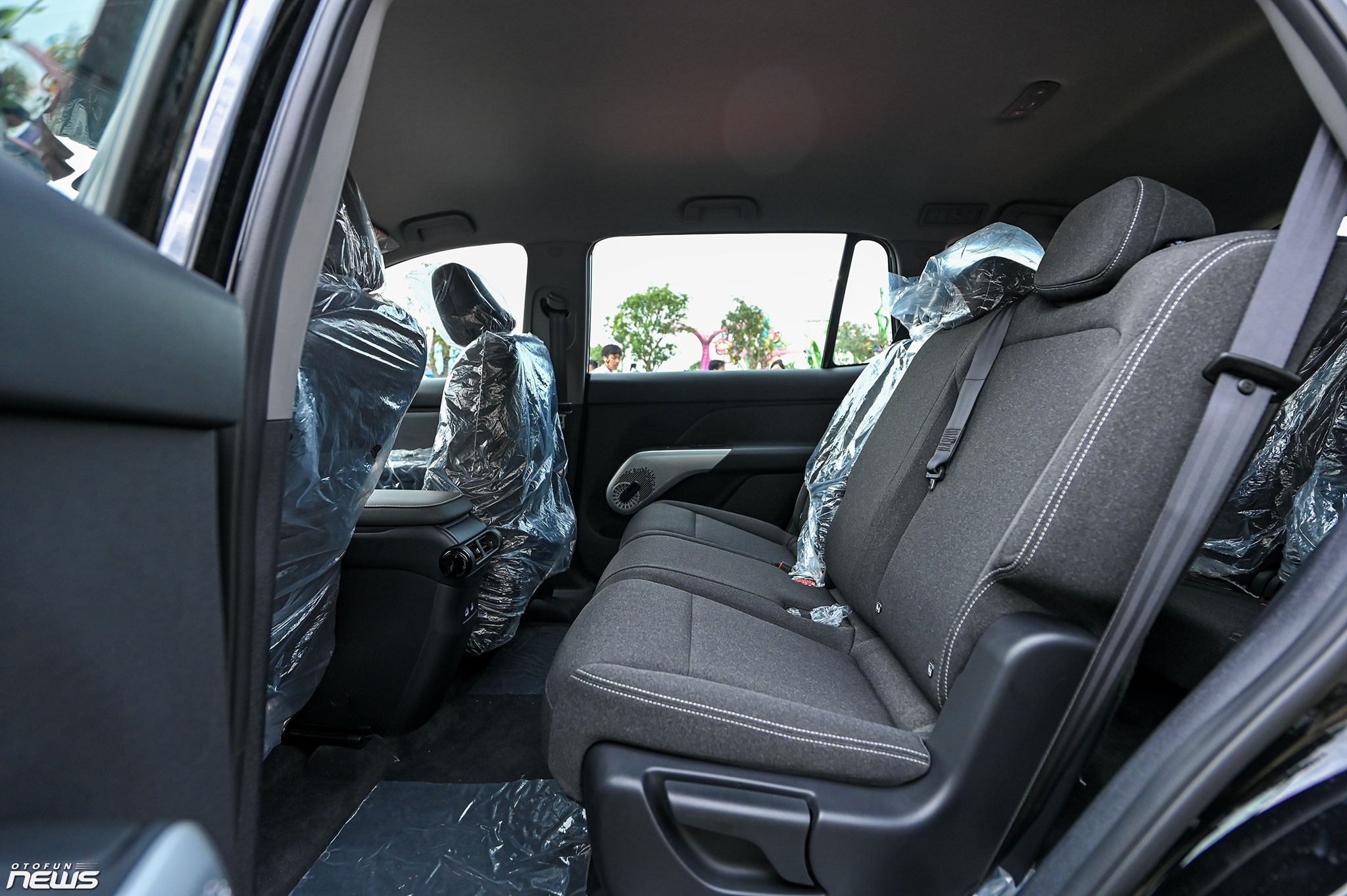 20 xe VinFast Limo Green đầu tiên đến tay khách hàng Việt