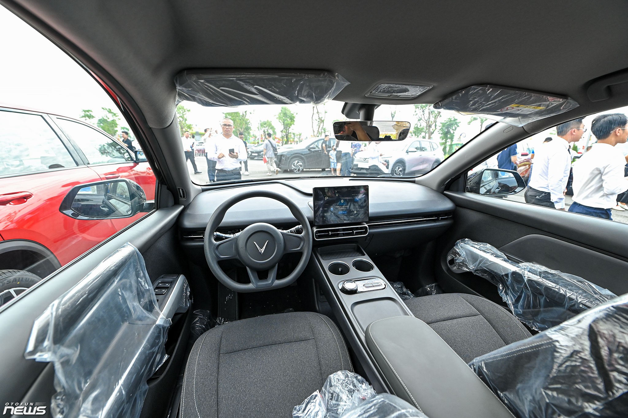 20 xe VinFast Limo Green đầu tiên đến tay khách hàng Việt