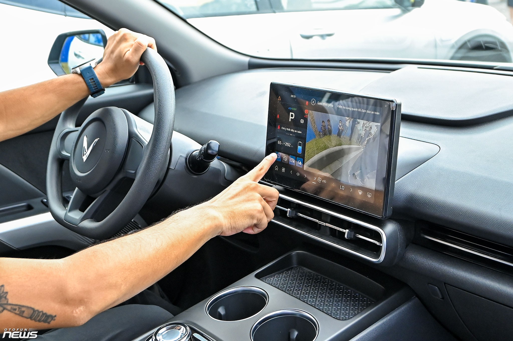 20 xe VinFast Limo Green đầu tiên đến tay khách hàng Việt