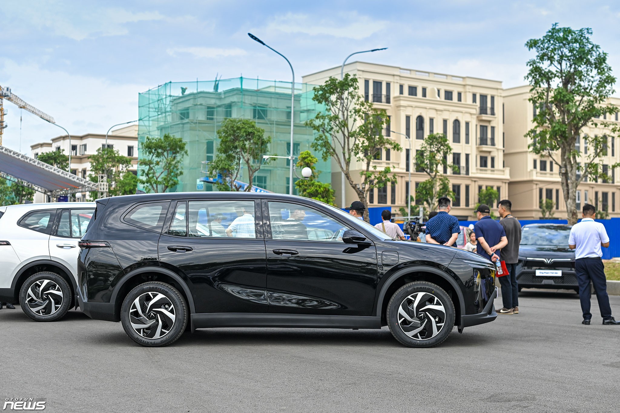 20 xe VinFast Limo Green đầu tiên đến tay khách hàng Việt