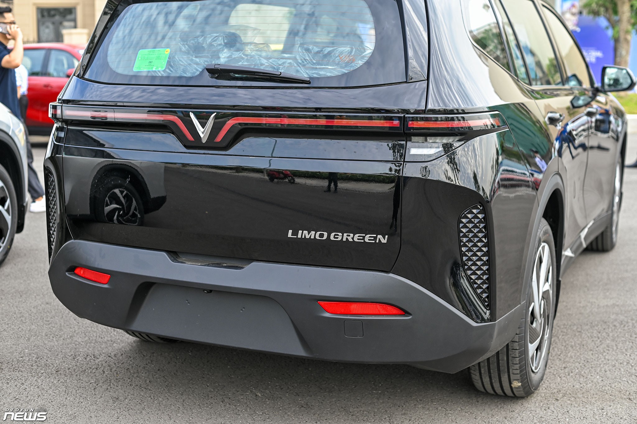 20 xe VinFast Limo Green đầu tiên đến tay khách hàng Việt