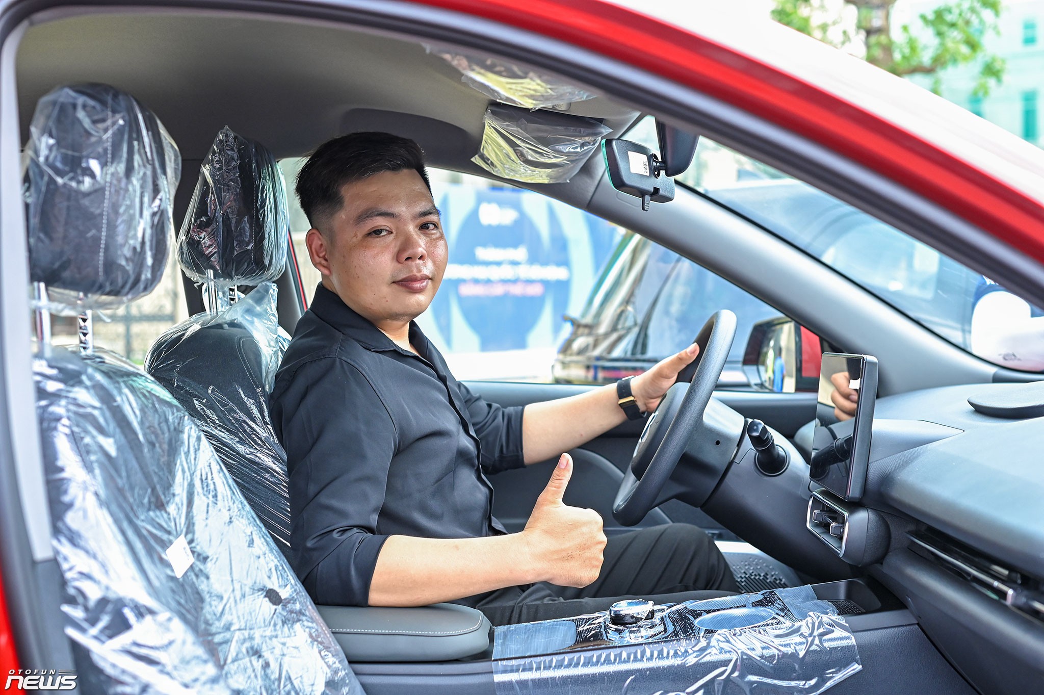 20 xe VinFast Limo Green đầu tiên đến tay khách hàng Việt