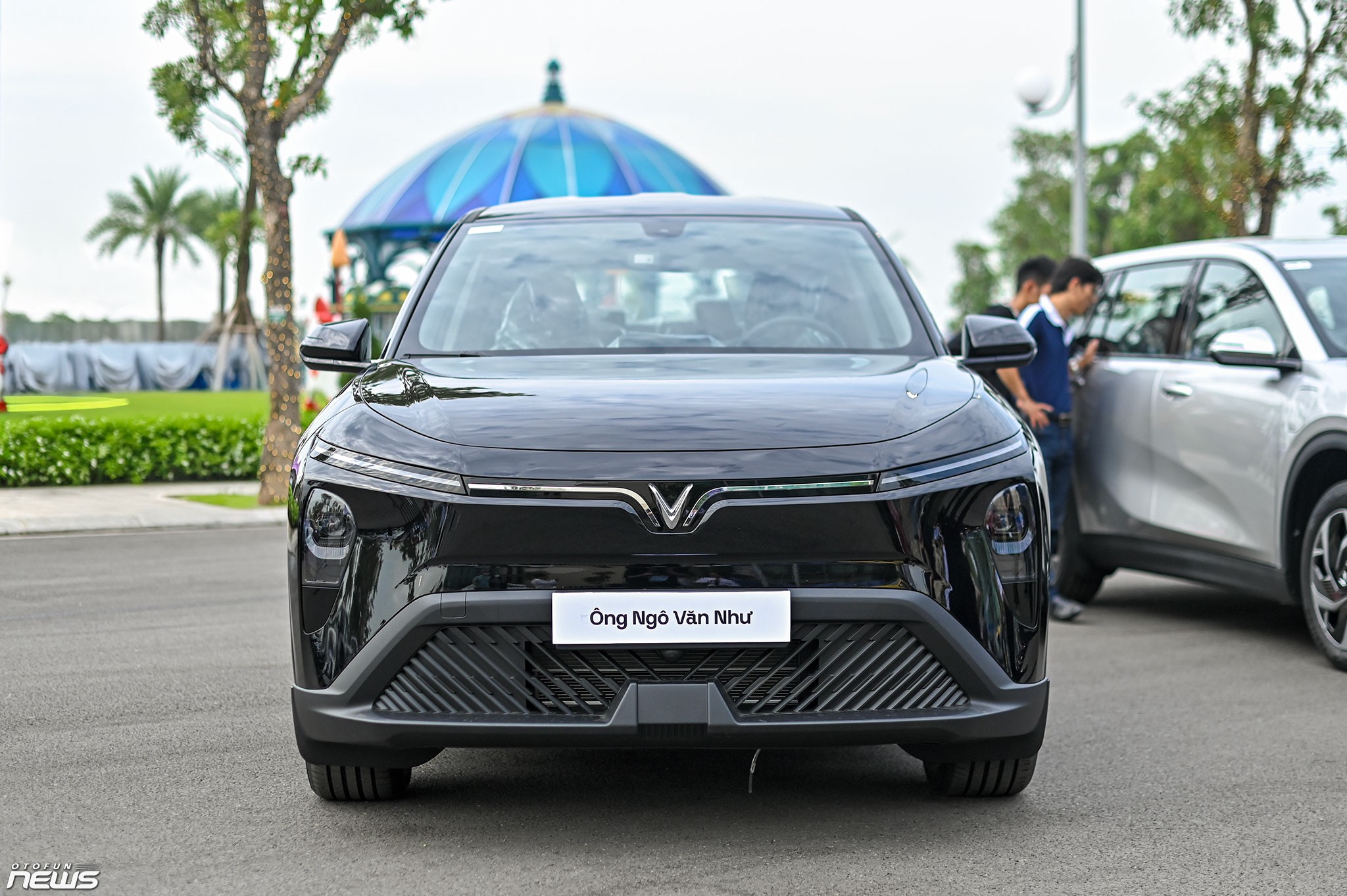 20 xe VinFast Limo Green đầu tiên đến tay khách hàng Việt