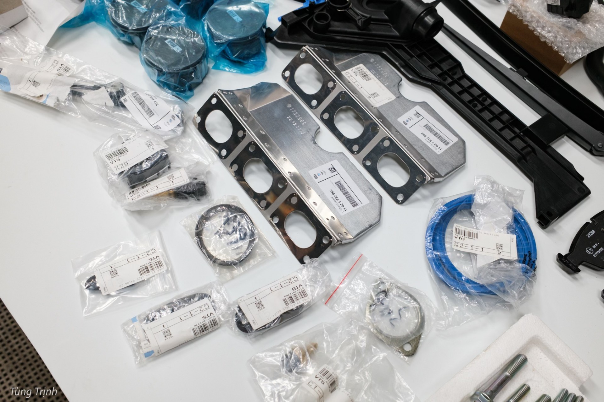 Chiêm ngưỡng bộ linh kiện BMW E46 gồm hàng nghìn chi tiết chuẩn bị được lắp ráp bởi thợ Việt