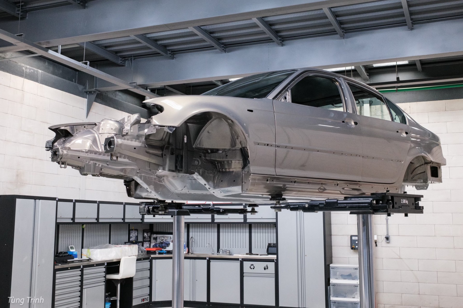 Chiêm ngưỡng bộ linh kiện BMW E46 gồm hàng nghìn chi tiết chuẩn bị được lắp ráp bởi thợ Việt