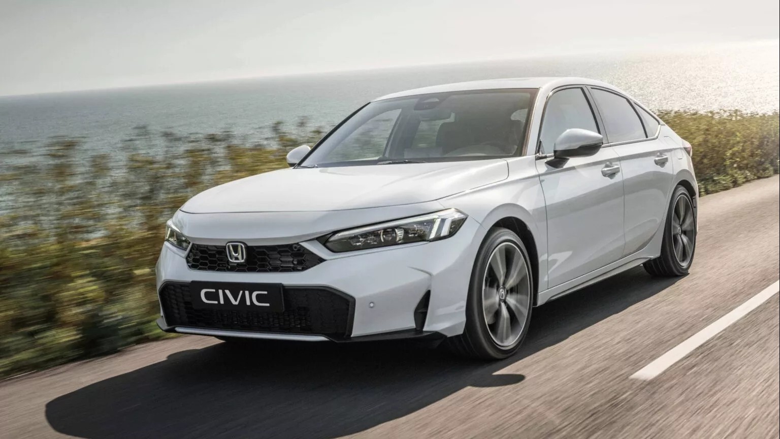 Honda Civic 2026 có đáng để chờ khi giữ nguyên động cơ nhưng nâng nội thất?