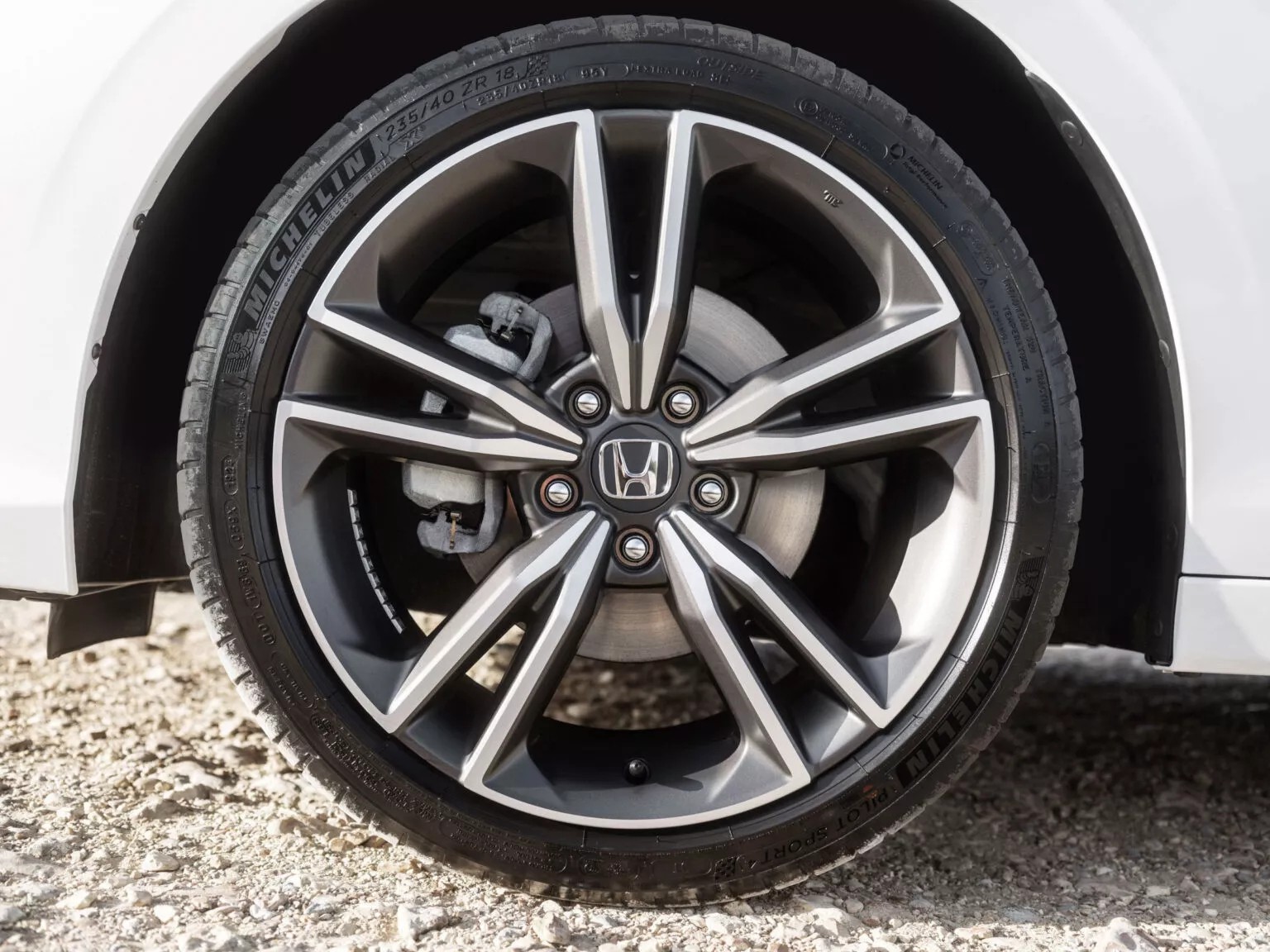 Honda Civic 2026 có đáng để chờ khi giữ nguyên động cơ nhưng nâng nội thất?