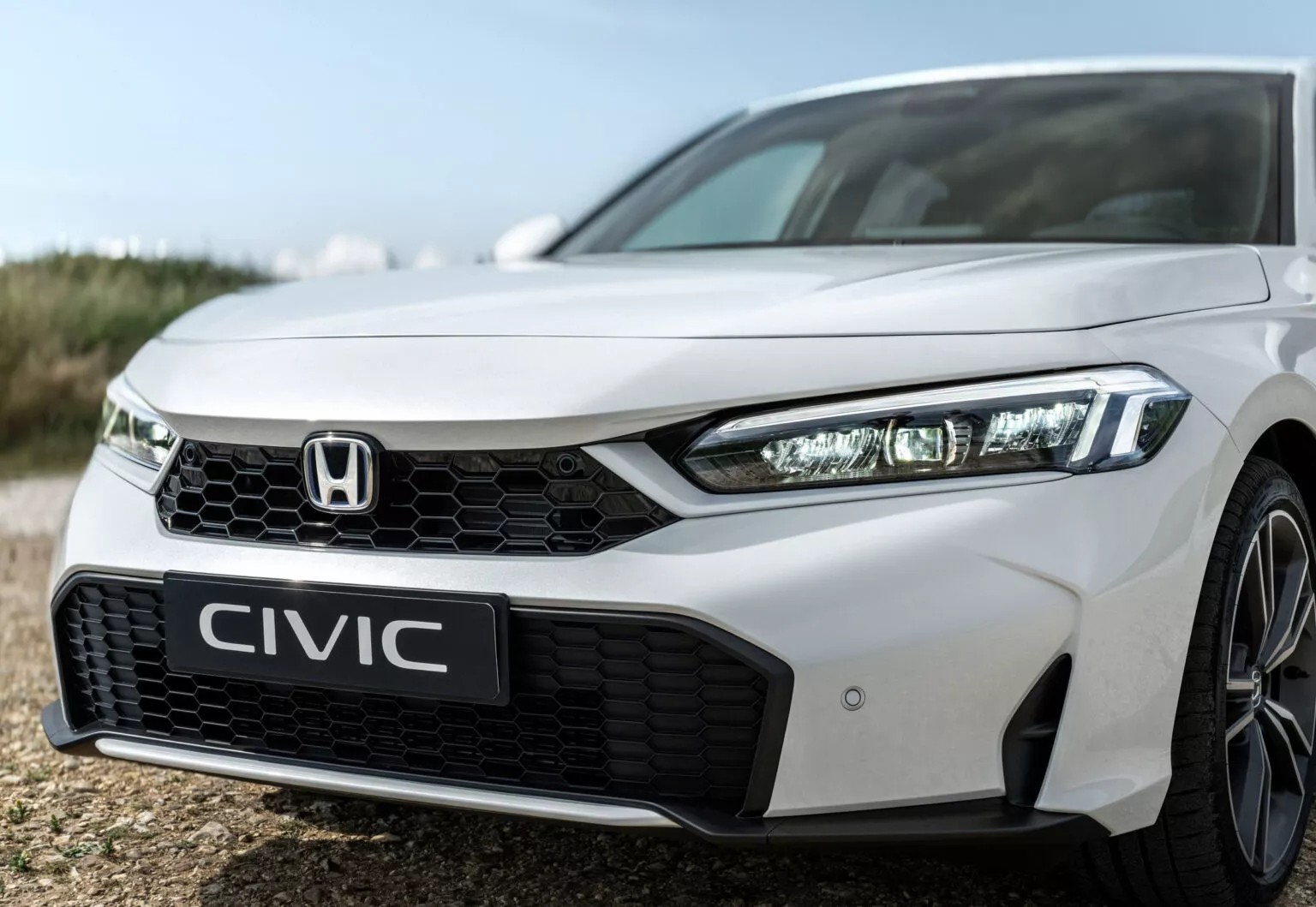 Honda Civic 2026 có đáng để chờ khi giữ nguyên động cơ nhưng nâng nội thất?