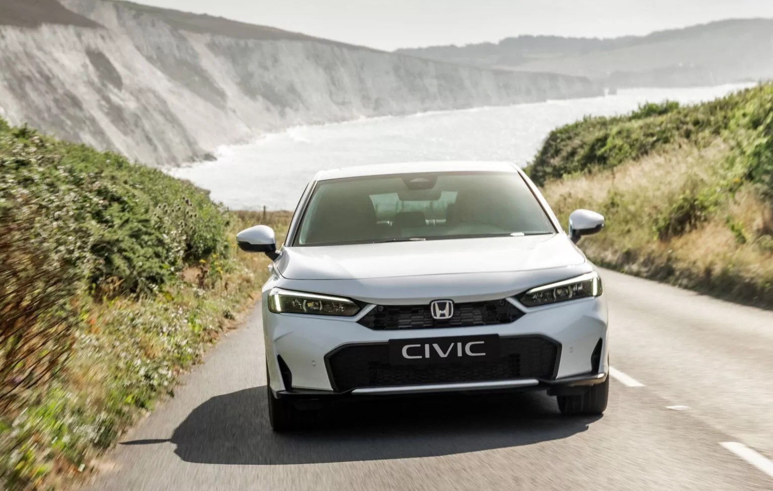 Honda Civic 2026 có đáng để chờ khi giữ nguyên động cơ nhưng nâng nội thất?