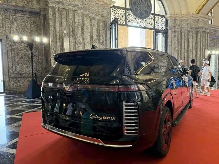 VinFast VF 9 bản đặc