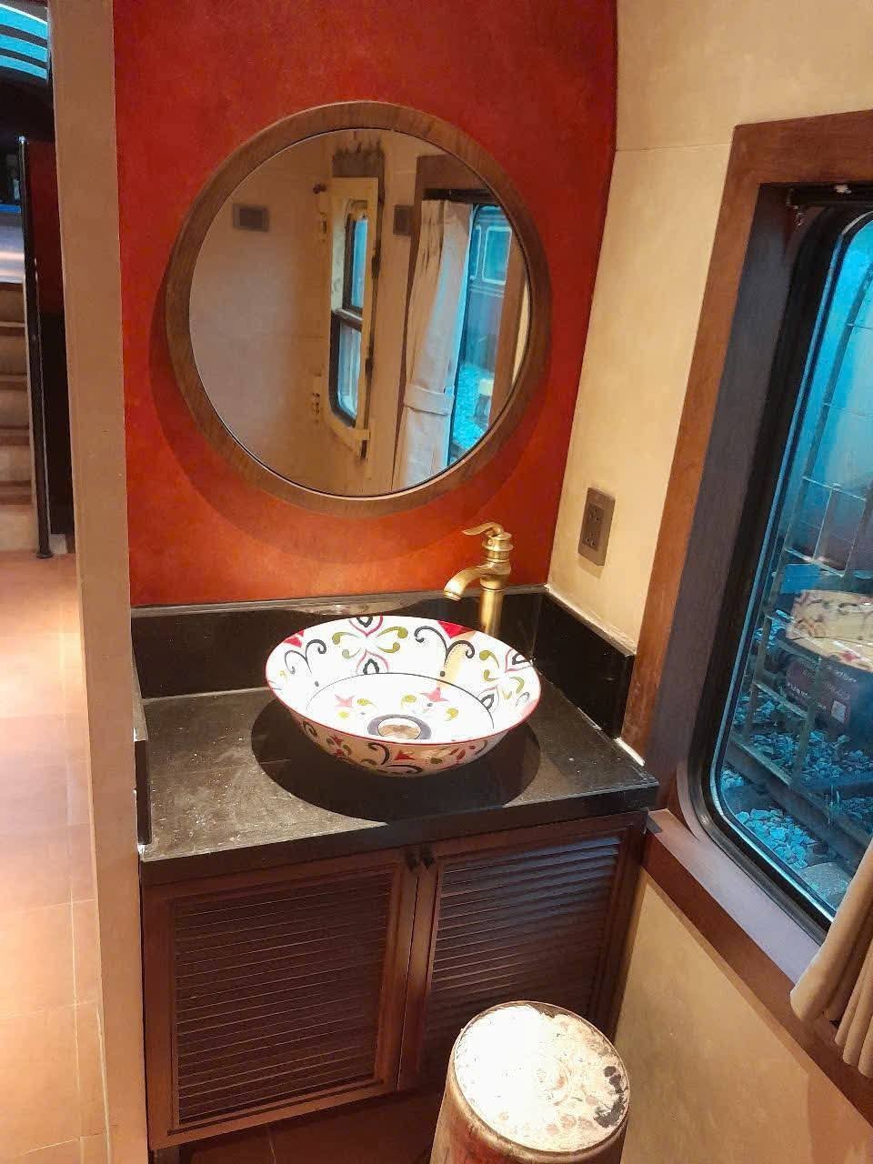 Bên trong đoàn tàu di sản The Hanoi Train, sắp khai trương vào 19/8 tới