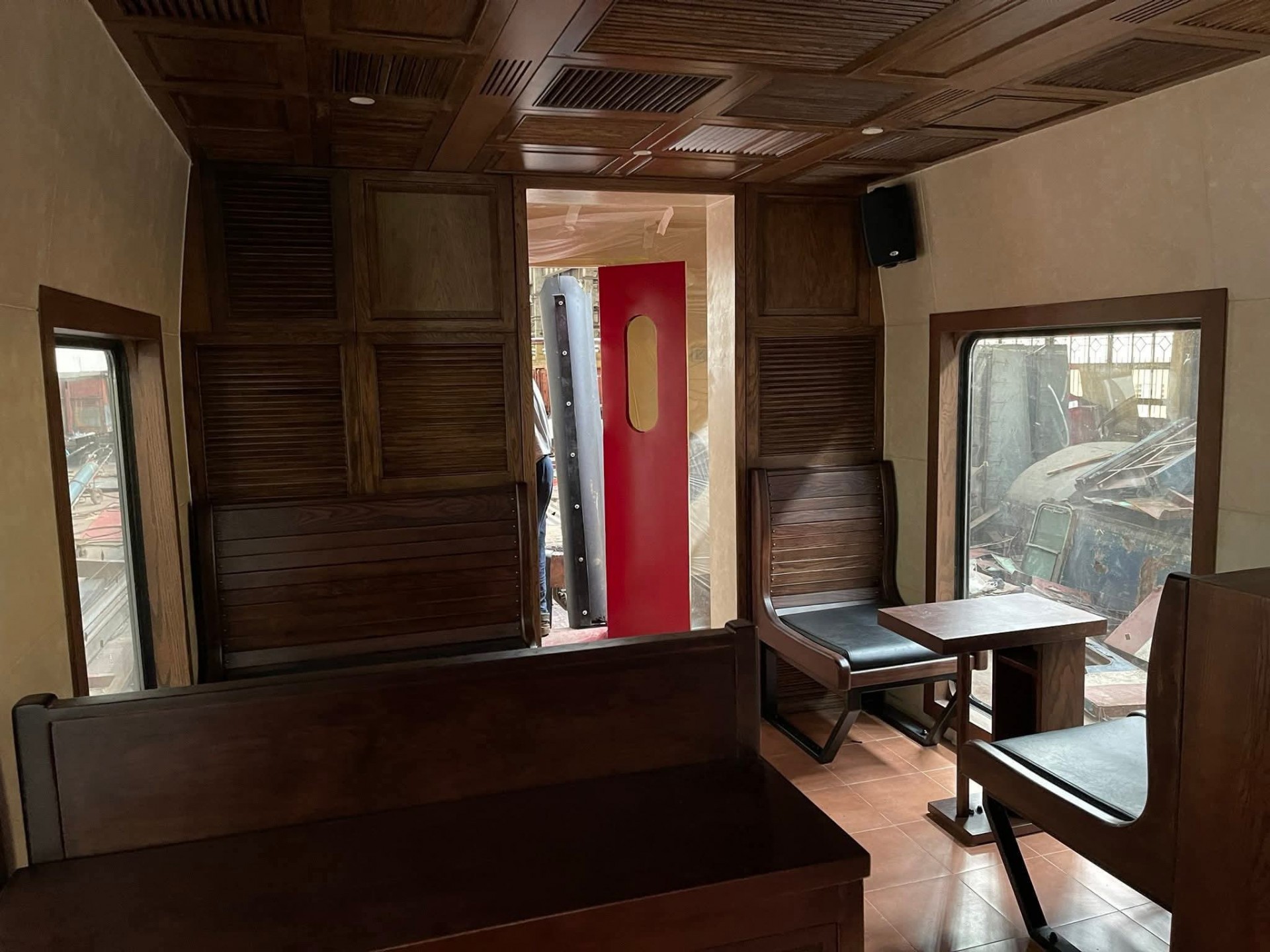 Bên trong đoàn tàu di sản The Hanoi Train, sắp khai trương vào 19/8 tới