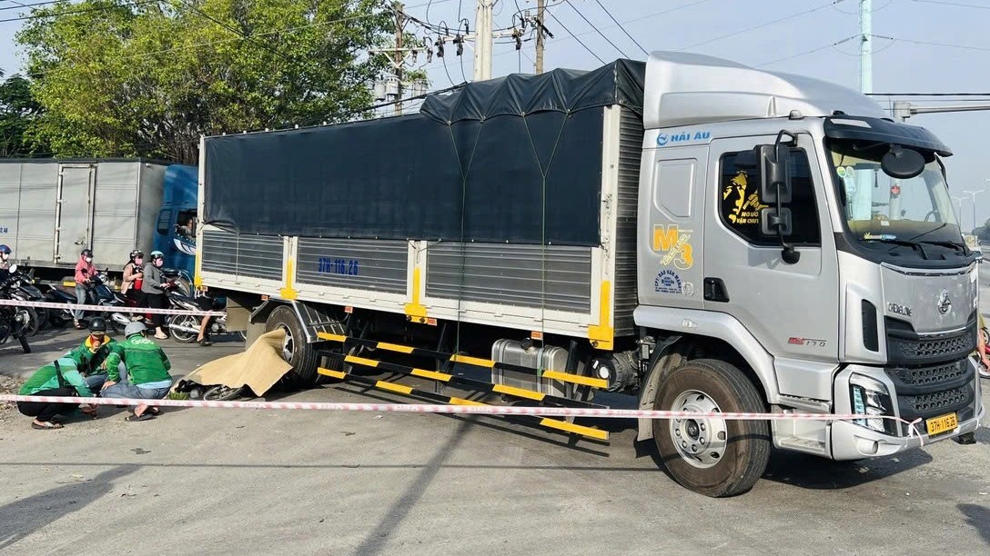 Hai nữ công nhân bị ô tô cán tử vong ở TP HCM