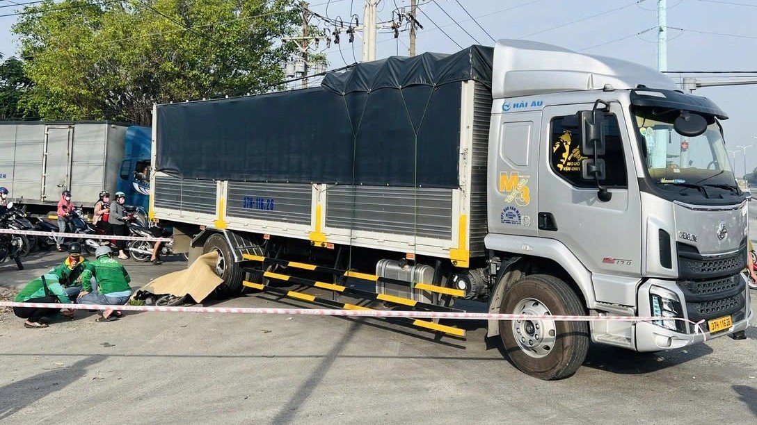 Hai nữ công nhân bị ô tô cán tử vong ở TP HCM
