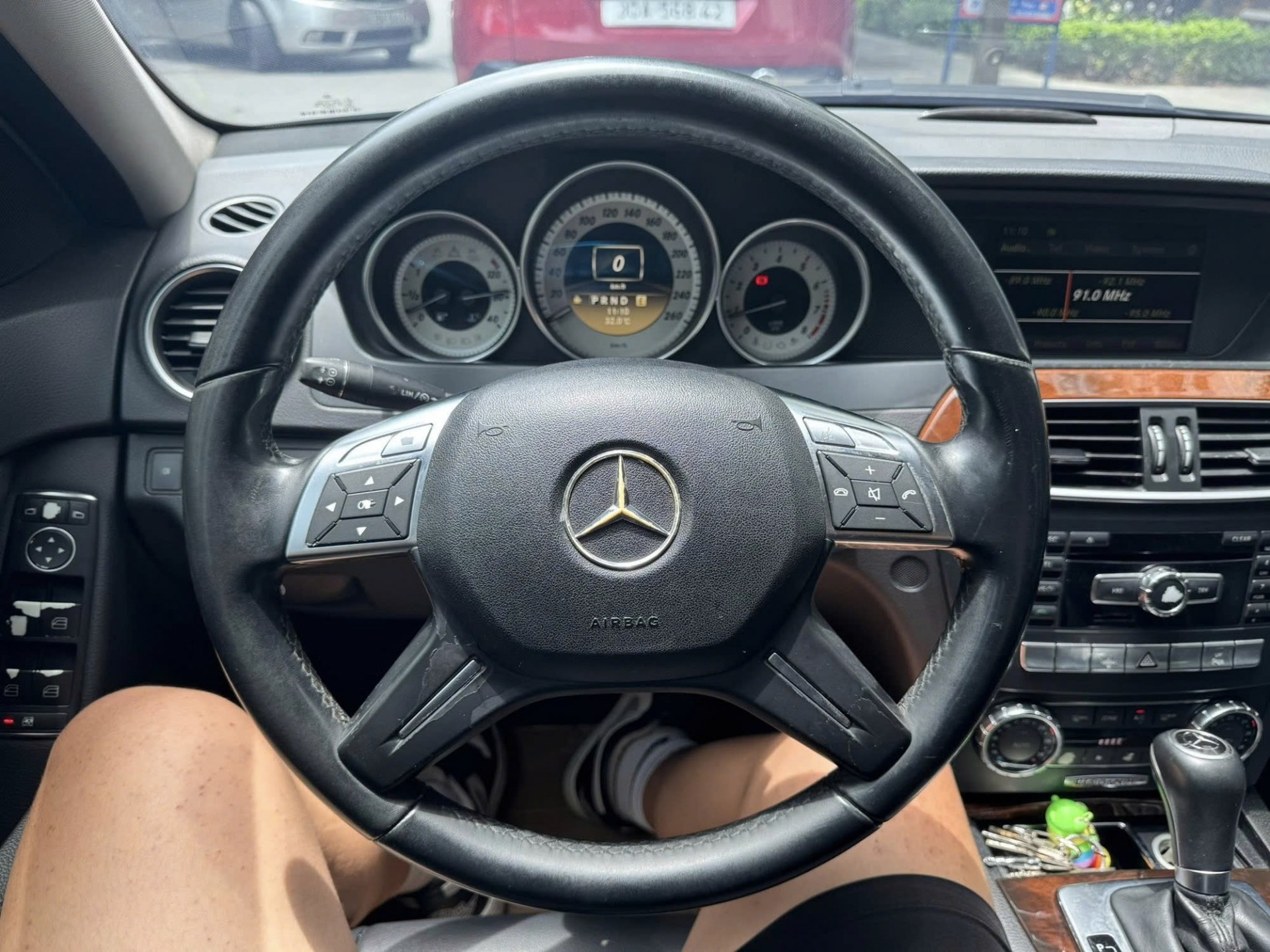 Ngắm Mercedes-Benz C 250 CGI đời 2011 bán chỉ hơn 200 triệu