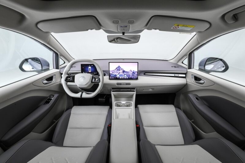 Xe điện MG4 hoàn toàn mới bán sớm ở Trung Quốc, giá chưa bằng một nửa bản cũ bán ở Việt Nam Xe điện MG4