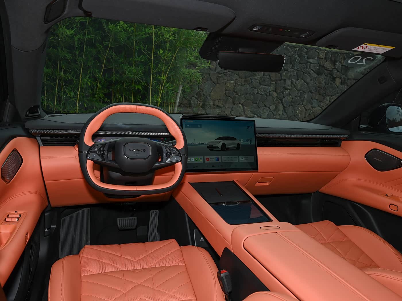 Lynk & Co 10 EM-P mở bán ở Trung Quốc