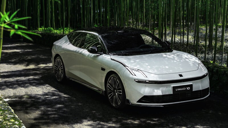 Lynk & Co 10 EM-P mở bán ở Trung Quốc