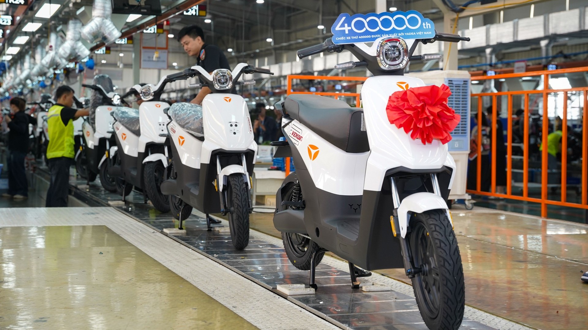 Nhà máy Yadea cán mốc 400.000 xe máy điện xuất xưởng tại Việt Nam