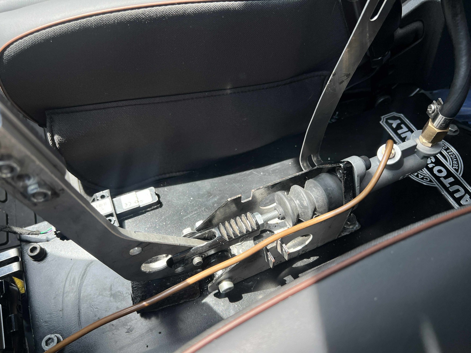 Chi tiết nâng cấp trên xe đua của ứng viên vô địch giải gymkhana quốc gia PVOIL VGC 2025 tại Thanh Hoá Chi tiết nâng cấp trên xe đua của ứng viên vô địch giải gymkhana quốc gia PVOIL VGC 2025 tại Thanh Hoá