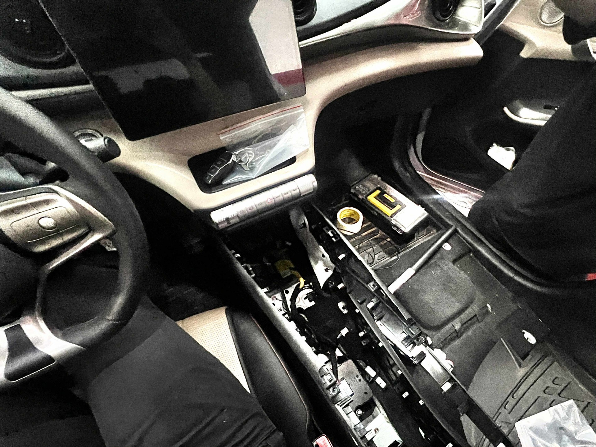 Chi tiết nâng cấp trên xe đua của ứng viên vô địch giải gymkhana quốc gia PVOIL VGC 2025 tại Thanh Hoá Chi tiết nâng cấp trên xe đua của ứng viên vô địch giải gymkhana quốc gia PVOIL VGC 2025 tại Thanh Hoá