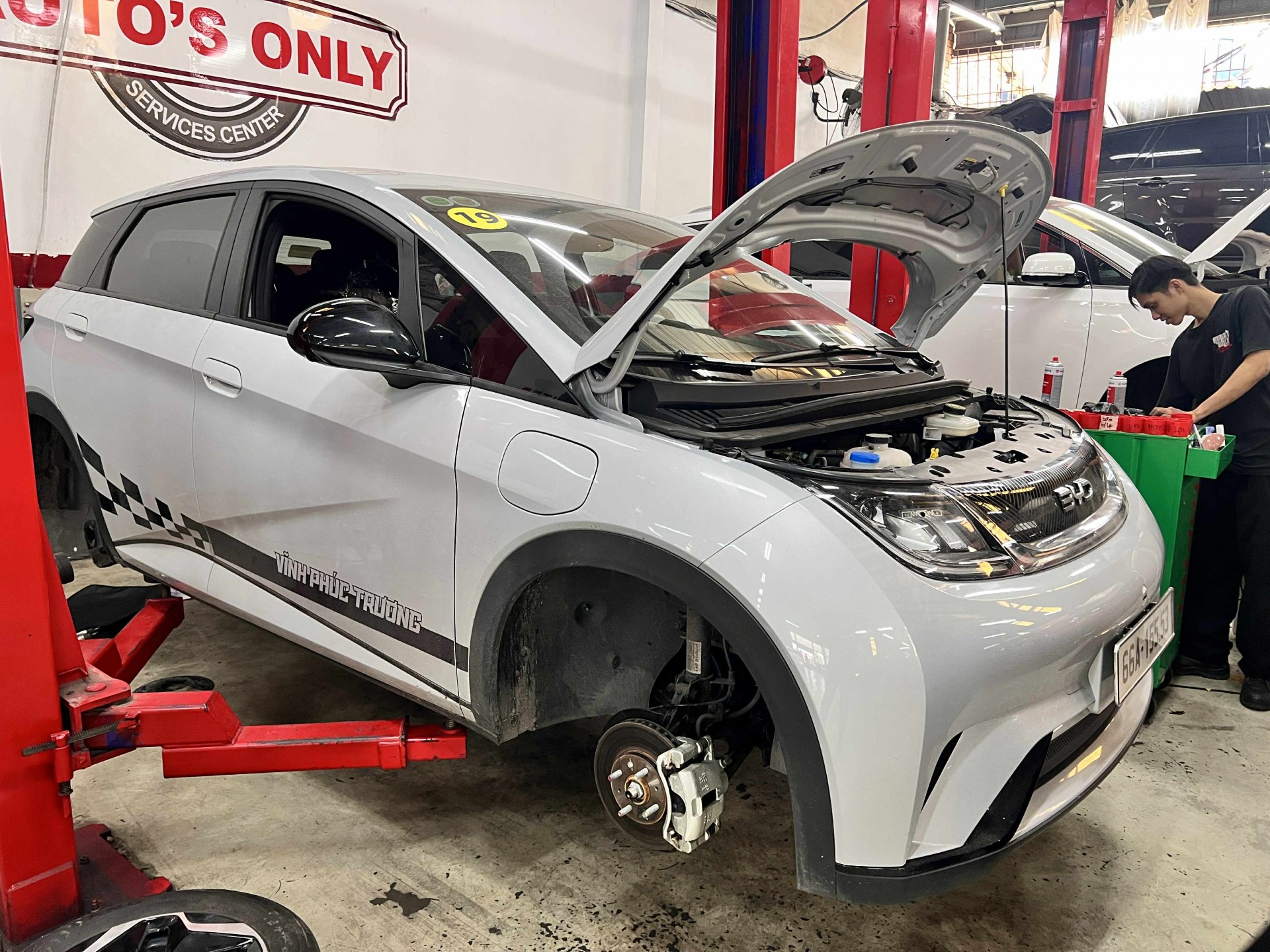 Chi tiết nâng cấp trên xe đua của ứng viên vô địch giải gymkhana quốc gia PVOIL VGC 2025 tại Thanh Hoá Chi tiết nâng cấp trên xe đua của ứng viên vô địch giải gymkhana quốc gia PVOIL VGC 2025 tại Thanh Hoá