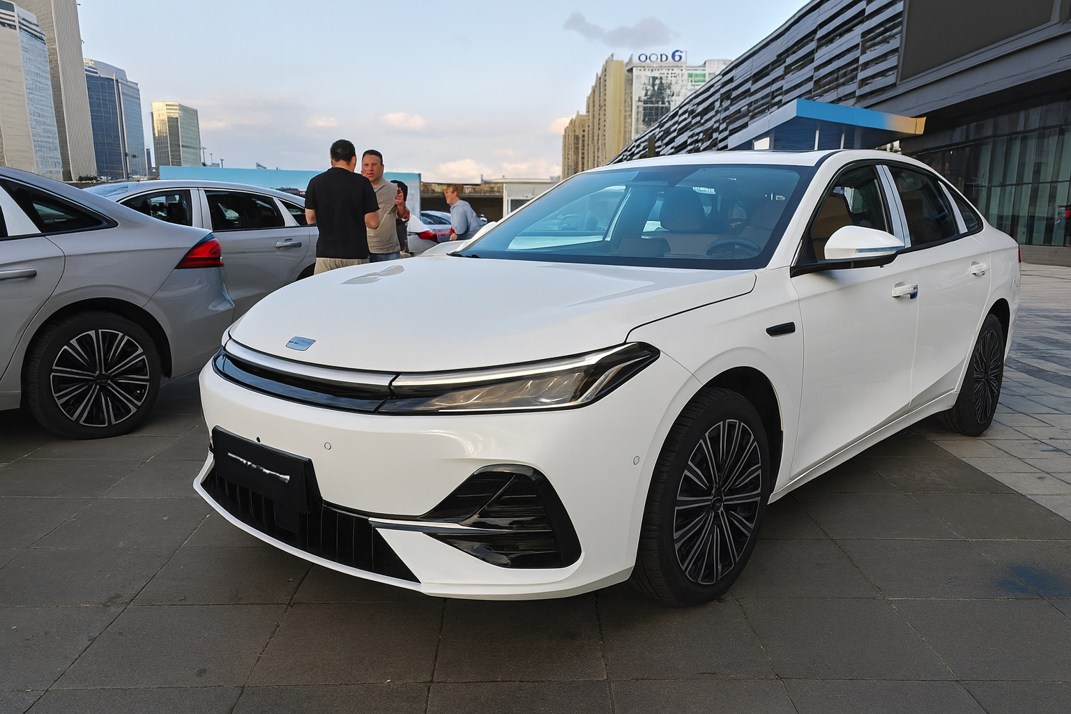Geely Galaxy A7 PHEV ra mắt toàn cầu, giá từ 327 triệu, tiêu hao 2,67L/100km
