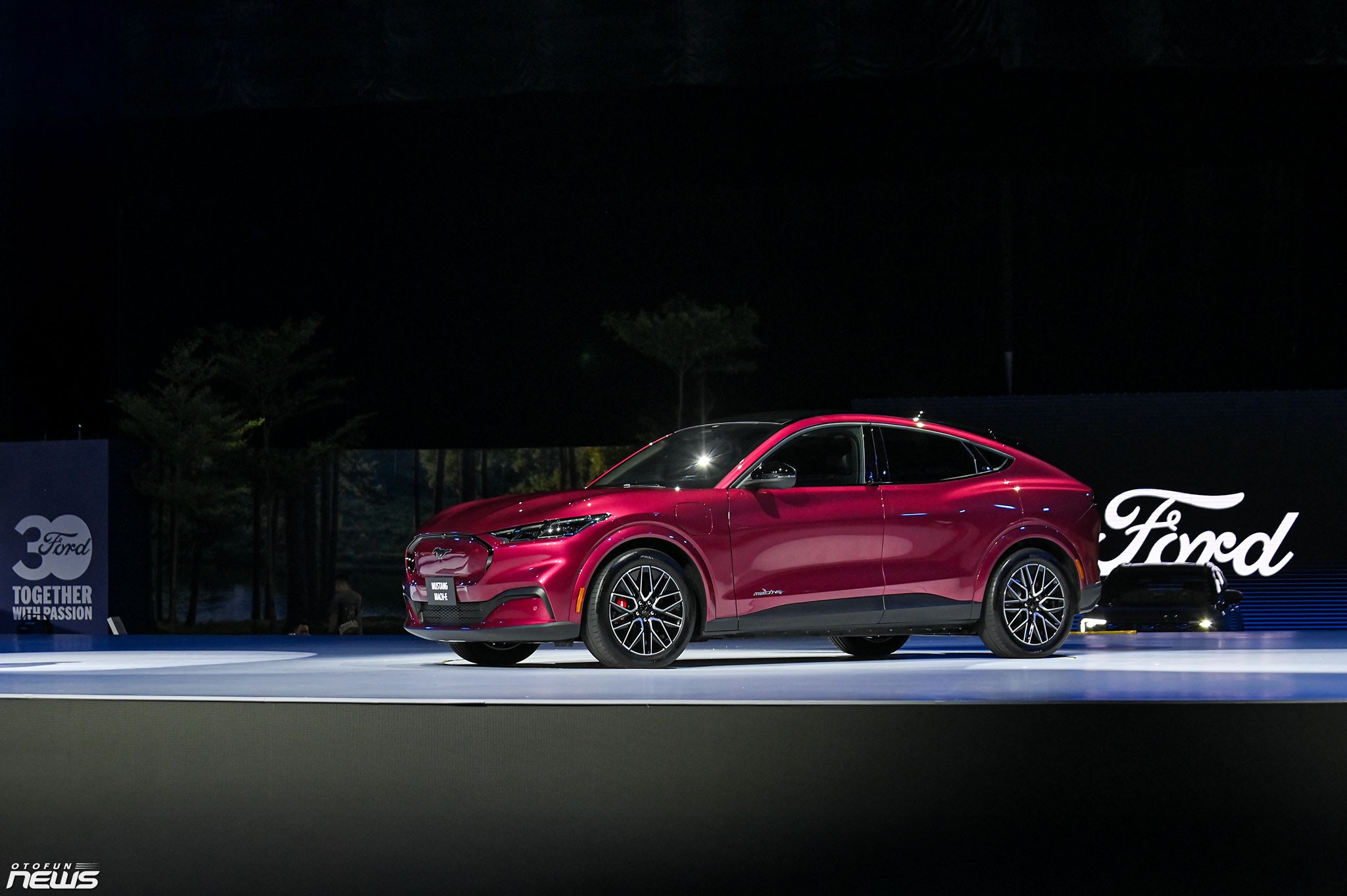 Ford Mustang Mach-E - Di sản của dòng xe cơ bắp Mỹ trong một mẫu xe SUV điện