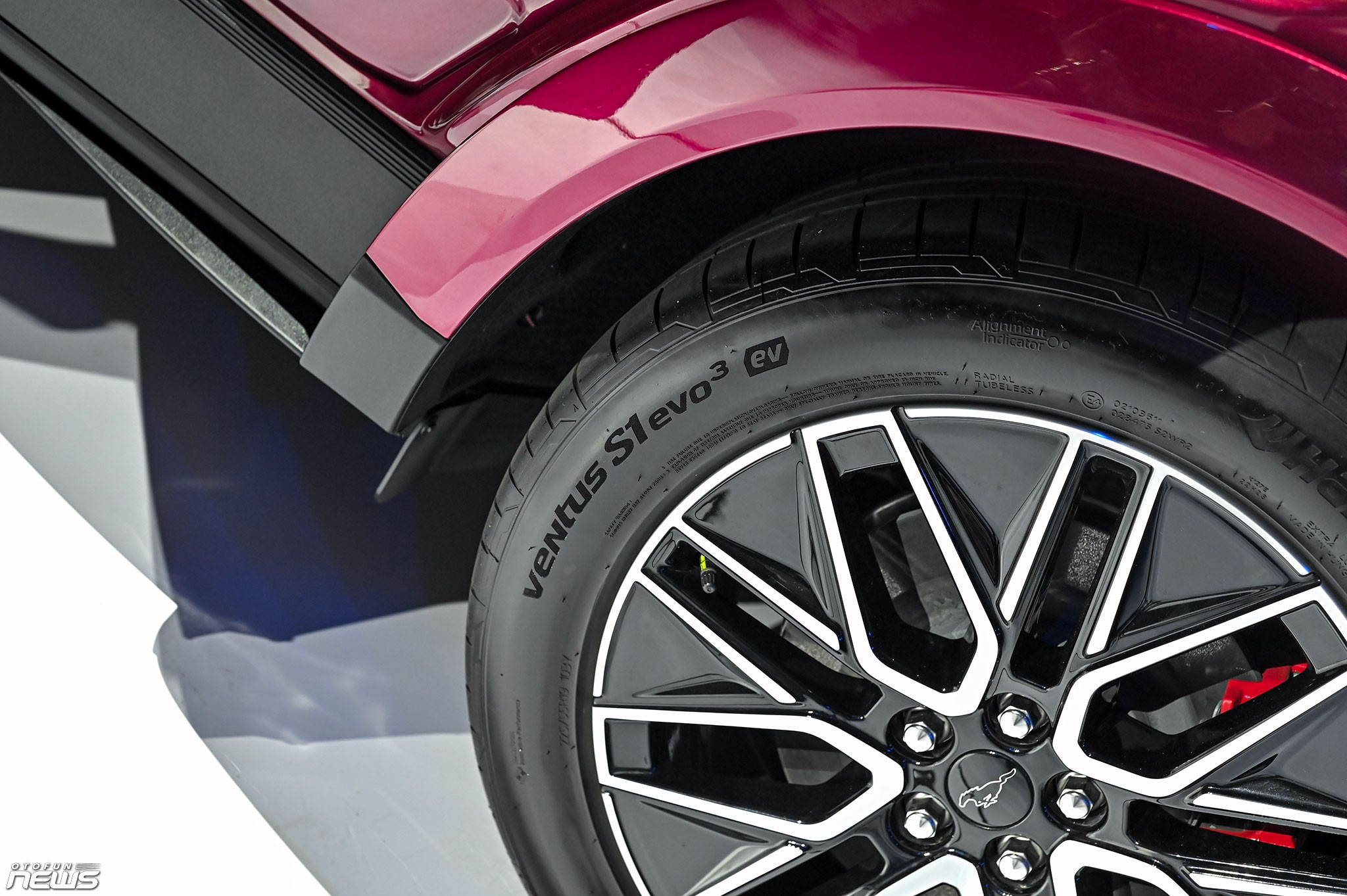 Ford Mustang Mach-E - Di sản của dòng xe cơ bắp Mỹ trong một mẫu xe SUV điện