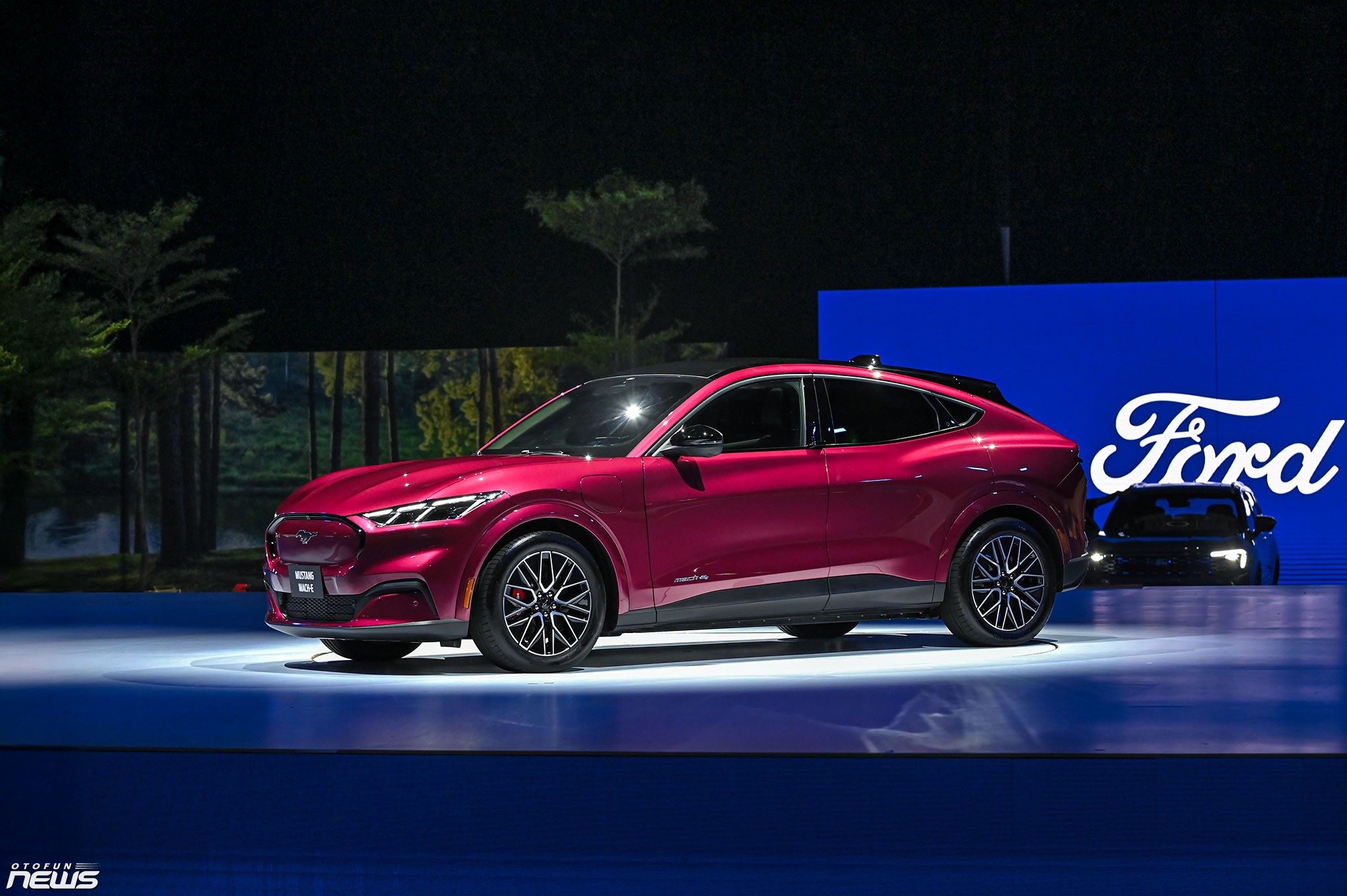 Mustang Mach - E, mẫu xe thuần điện đầu tiên của Ford đến thị trường Việt Nam