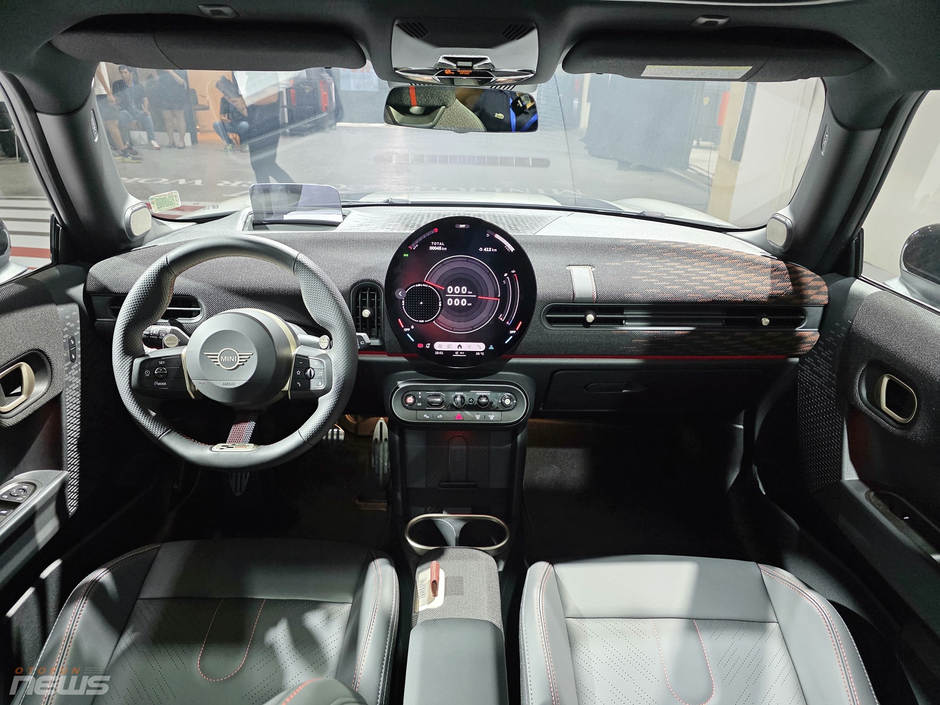 Mini John Cooper Works 3 cửa ra mắt tại Việt Nam, giá từ 2,529 tỷ đồng