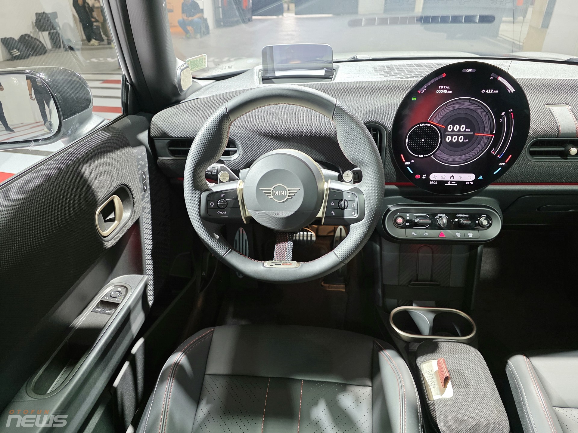 Mini John Cooper Works 3 cửa ra mắt tại Việt Nam, giá từ 2,529 tỷ đồng
