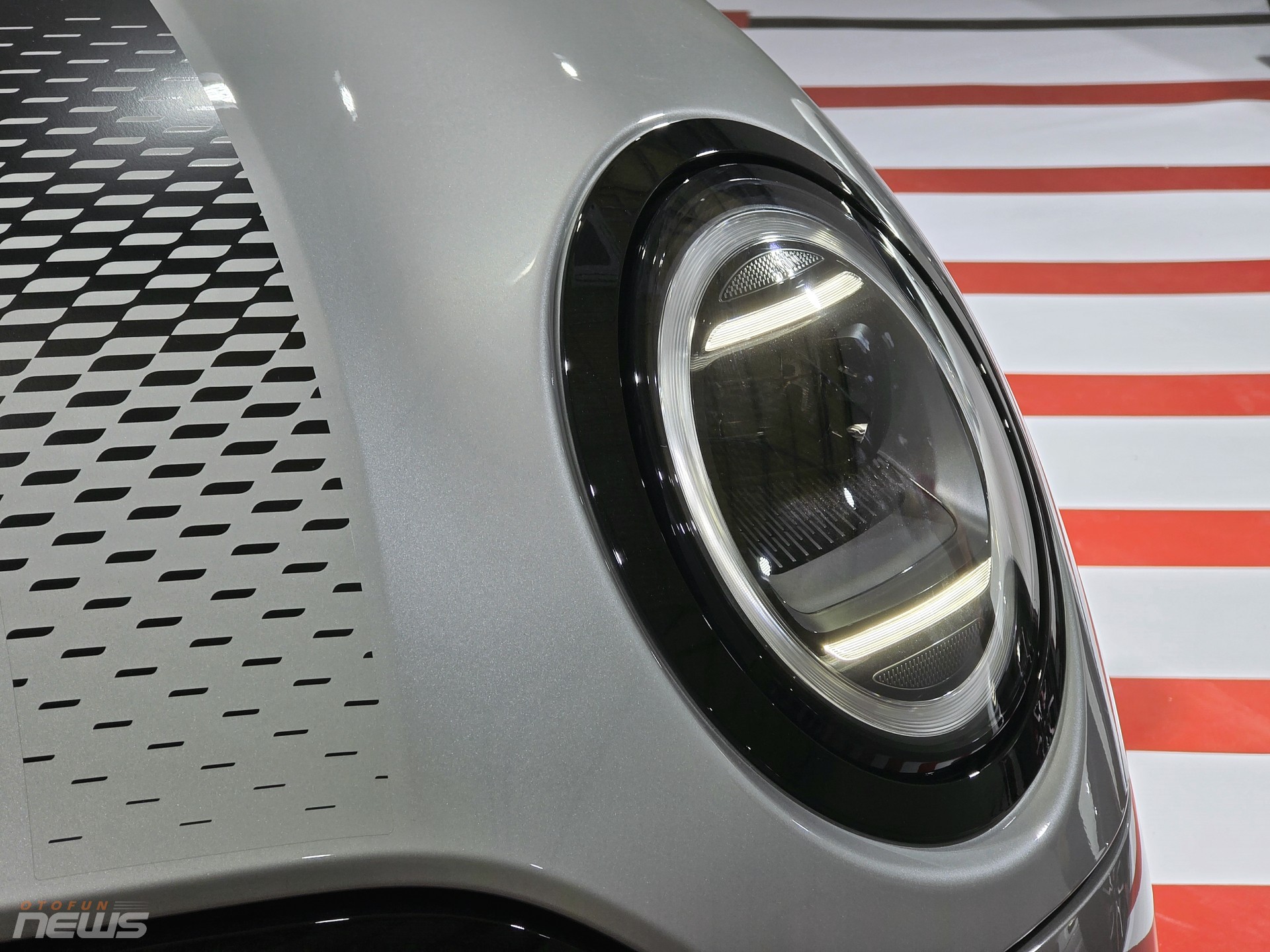 Mini John Cooper Works 3 cửa ra mắt tại Việt Nam, giá từ 2,529 tỷ đồng