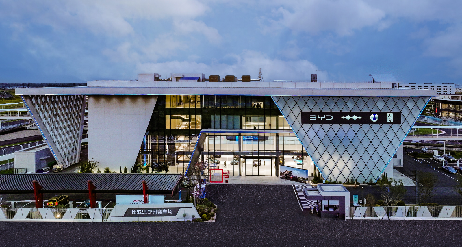 BYD mở cửa hoạt động trường đua địa hình cho xe điện