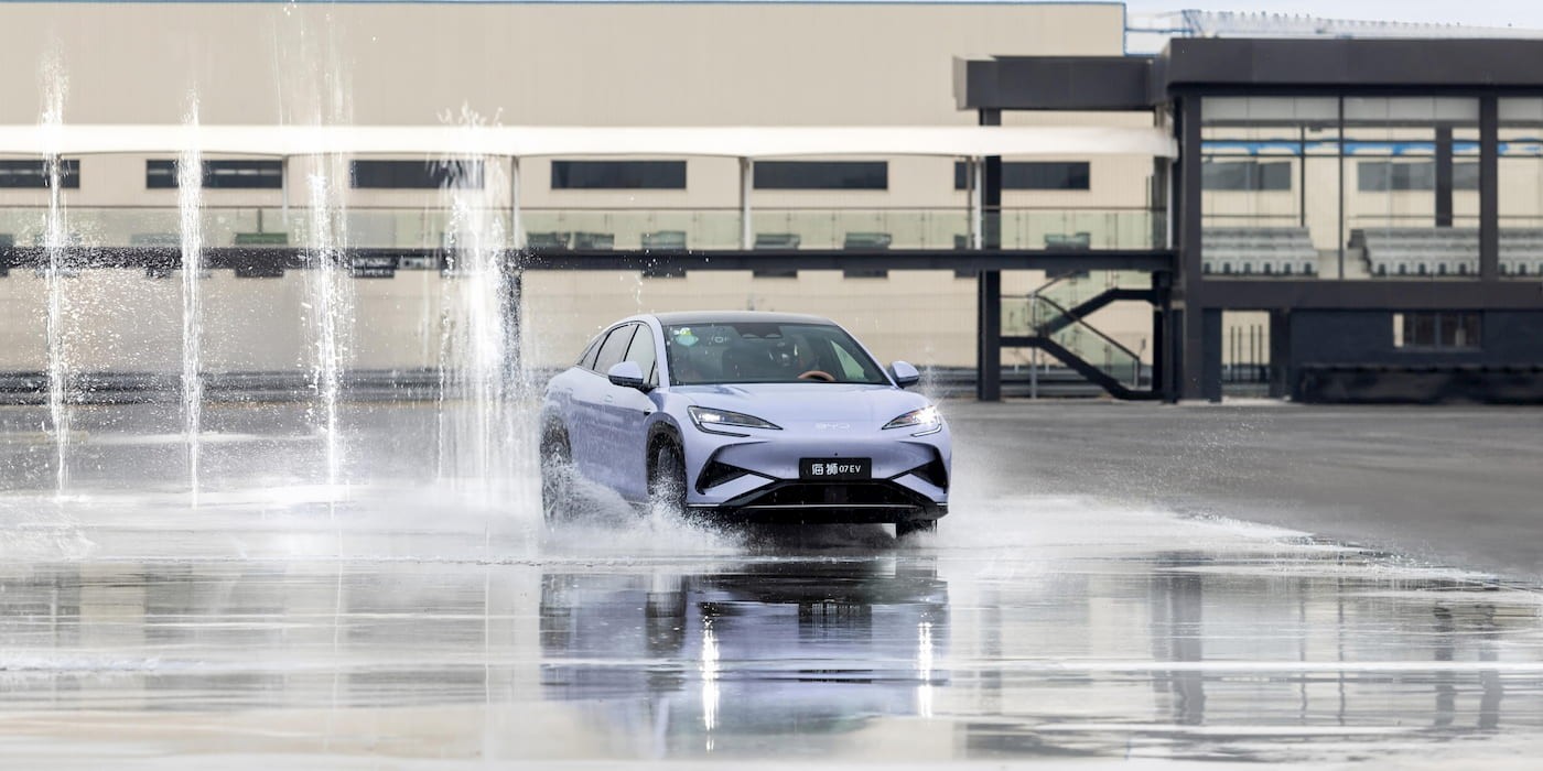 BYD mở cửa hoạt động trường đua địa hình cho xe điện