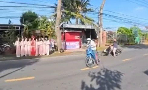 Clip quay lại vụ tai nạn gần rạp đám cưới gây chú ý