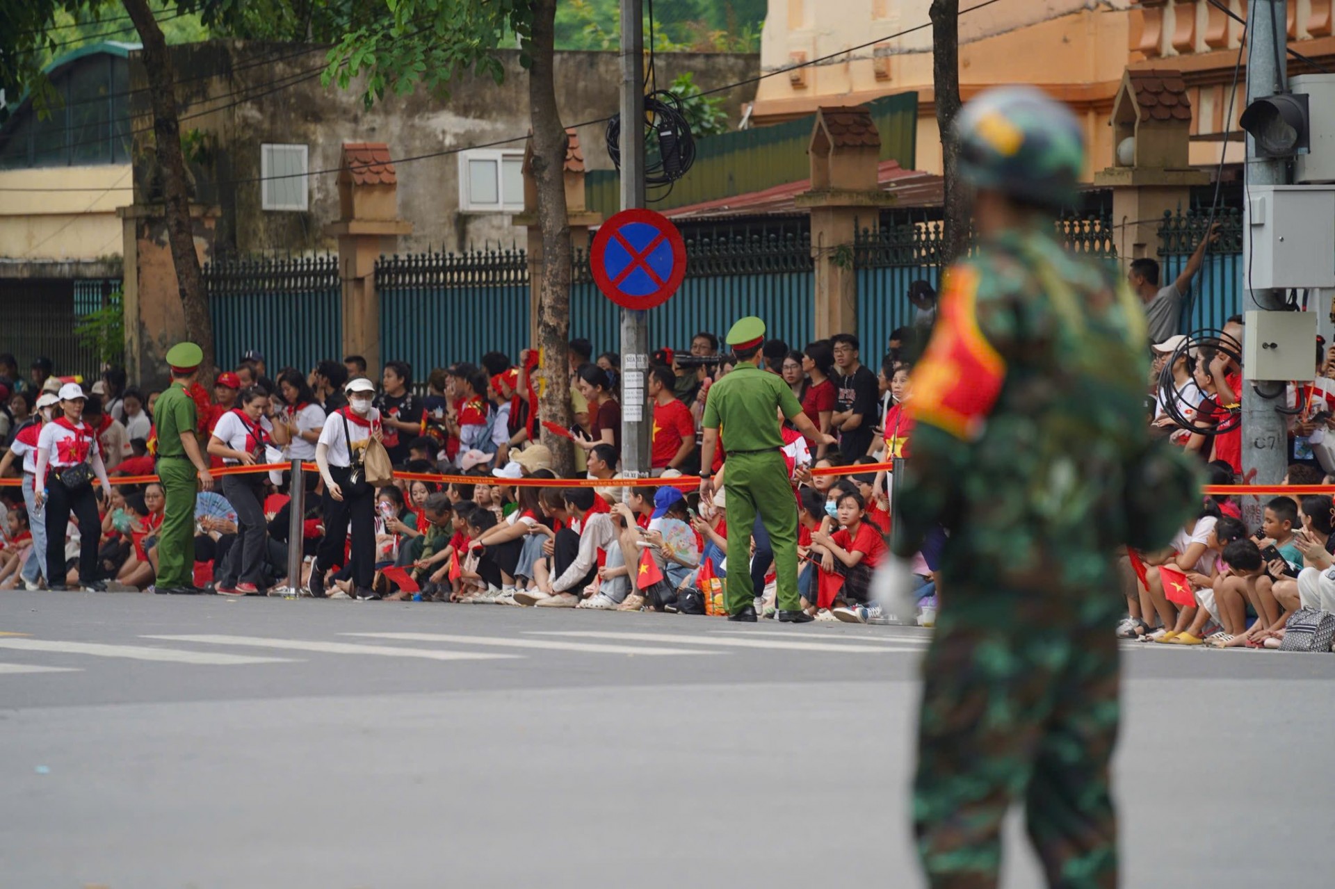 Chỉ dẫn cần thiết khi đi xem diễu binh, diễu hành dịp Lễ kỷ niệm 80 năm Quốc khánh Chỉ dẫn cần thiết khi đi xem diễu binh, diễu hành dịp Lễ kỷ niệm 80 năm Quốc khánh