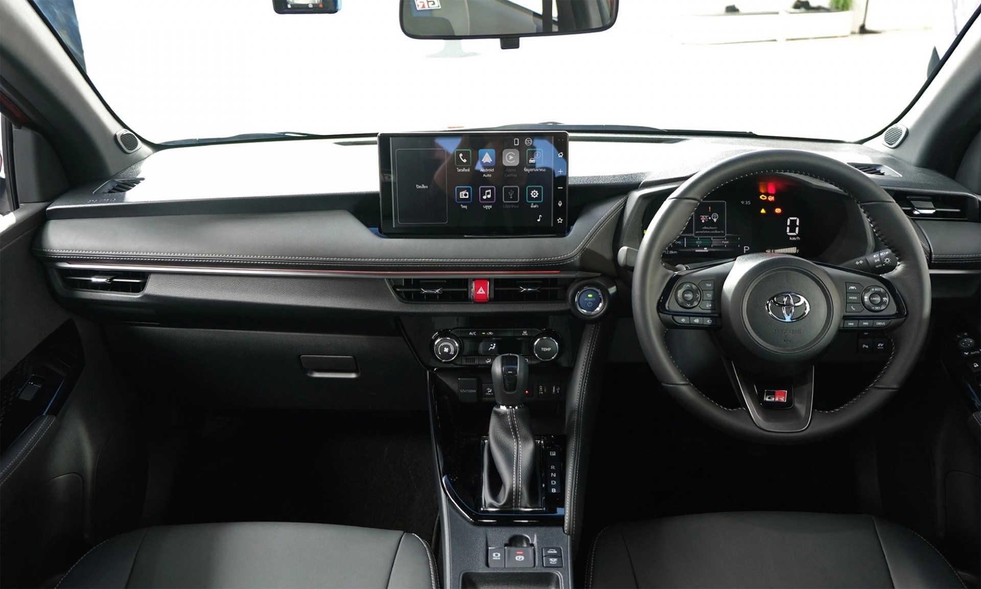 Toyota Yaris ATIV hybrid 2025 ra mắt tại Thái Lan, tiêu hao chỉ 3,4L/100km