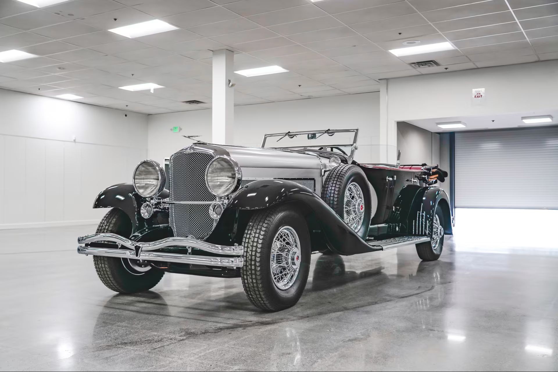 10 xe được đấu giá cao nhất tại sự kiện Mecum Monterey 2025