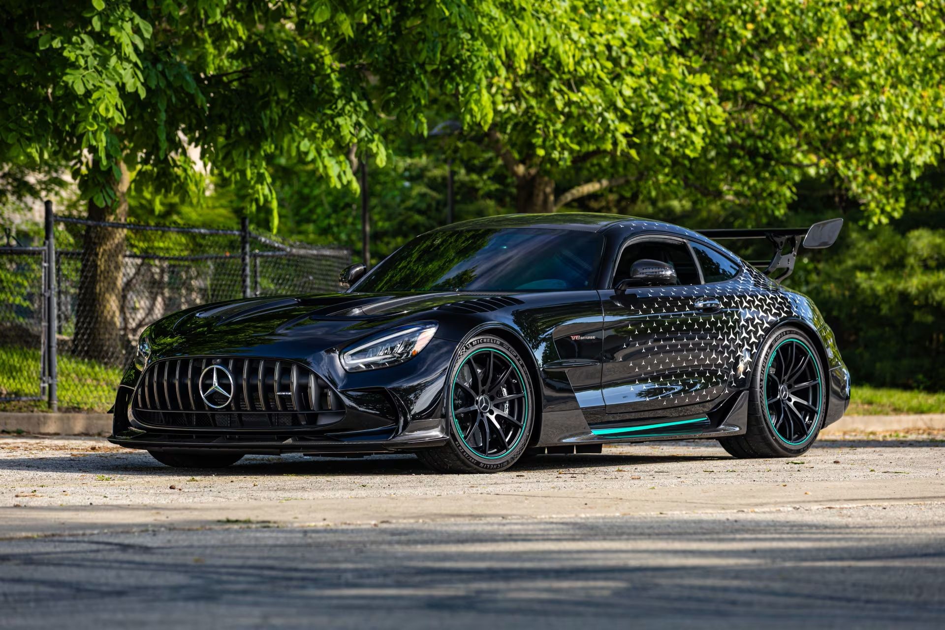 10 xe được đấu giá cao nhất tại sự kiện Mecum Monterey 2025