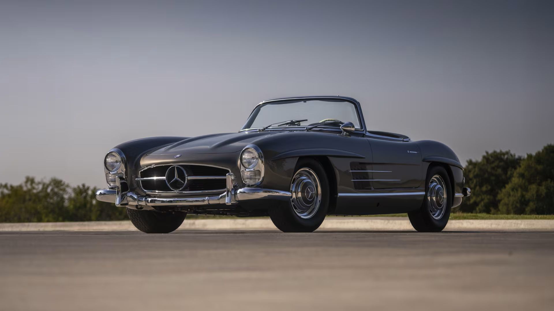 10 xe được đấu giá cao nhất tại sự kiện Mecum Monterey 2025