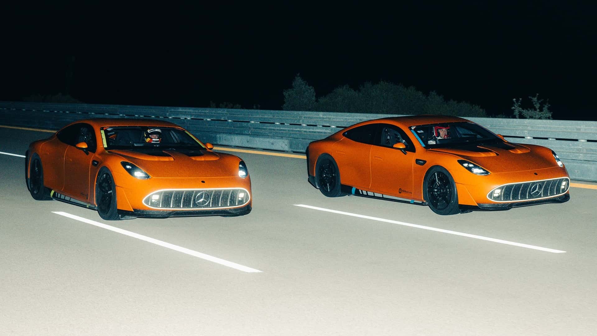 Siêu xe điện Mercedes-AMG GT XX chạy 