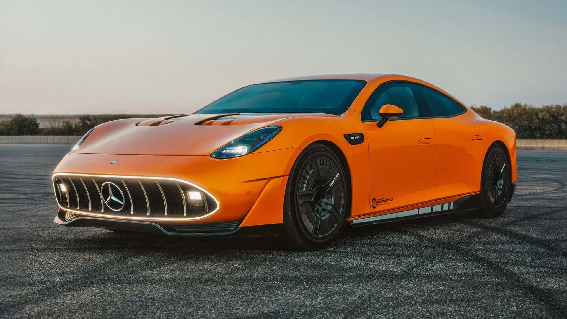 Siêu xe điện Mercedes-AMG GT XX chạy "một vòng quanh thế giới" trong chưa đầy 8 ngày